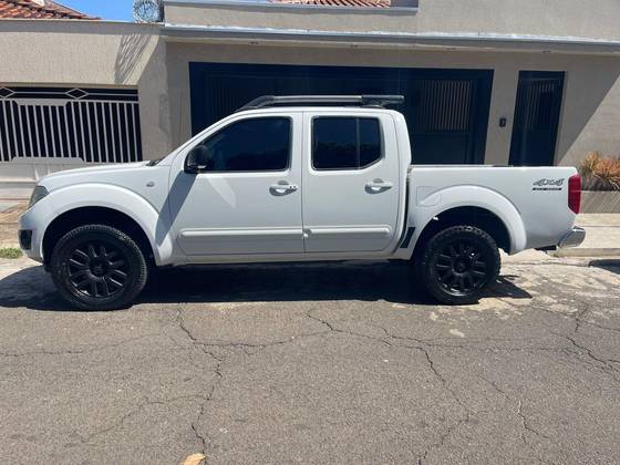 NISSAN FRONTIER 2.5 SL 4X4 CD TURBO ELETRONIC DIESEL 4P AUTOMÁTICO